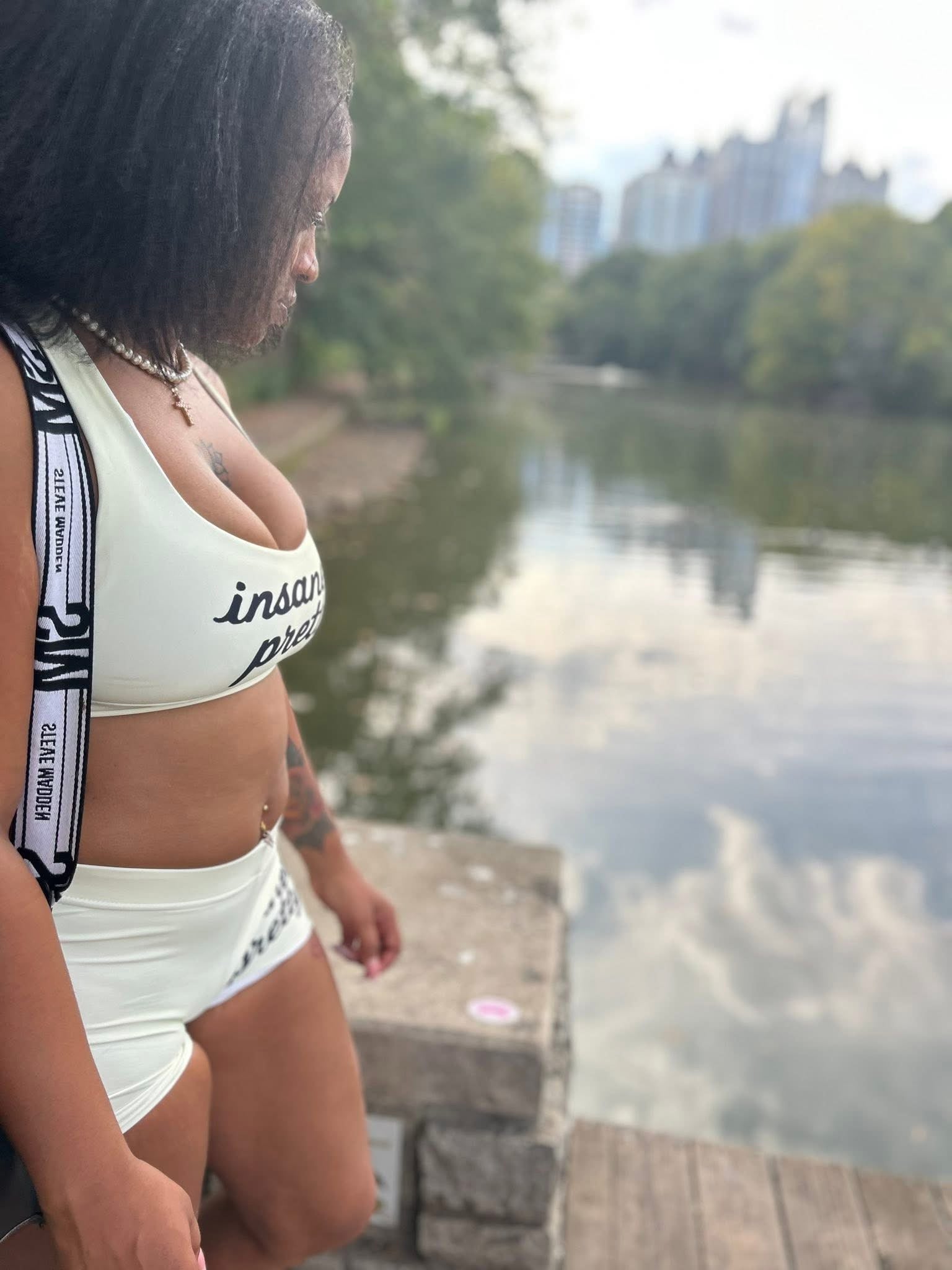 Insanely Pretty Sports Bra (Bikers Short Set) "Crème"
