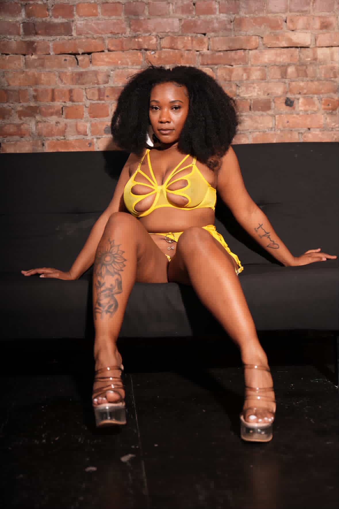 Cut Out Push Up Bra & Asymmetric Panties & Garter Belt