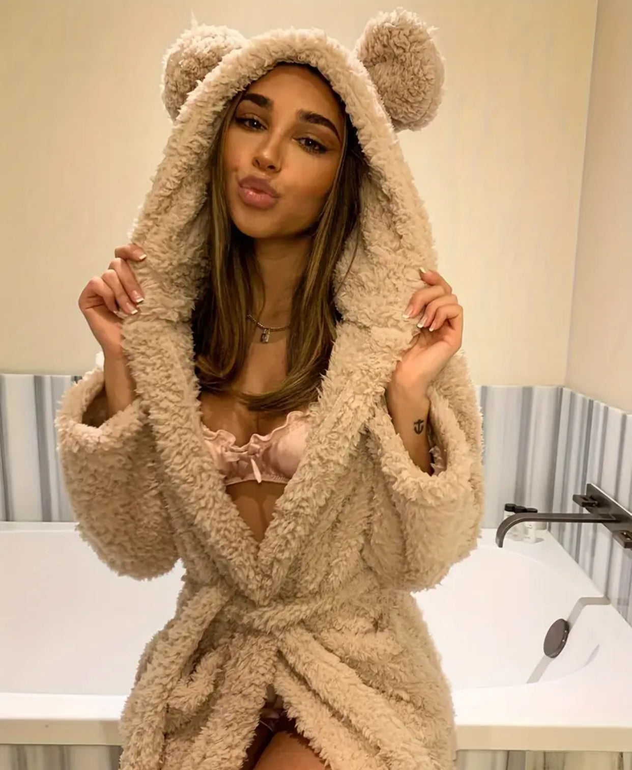 Cozy Plush Women's Hooded Robe